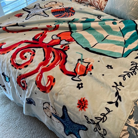 Vera Bradley Other - Vera Bradley beach blanket